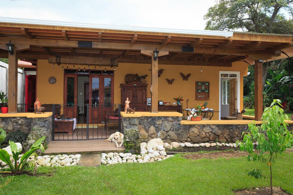 Airport Rio Segundo Studio Bed & Breakfast Alajuela Luaran gambar