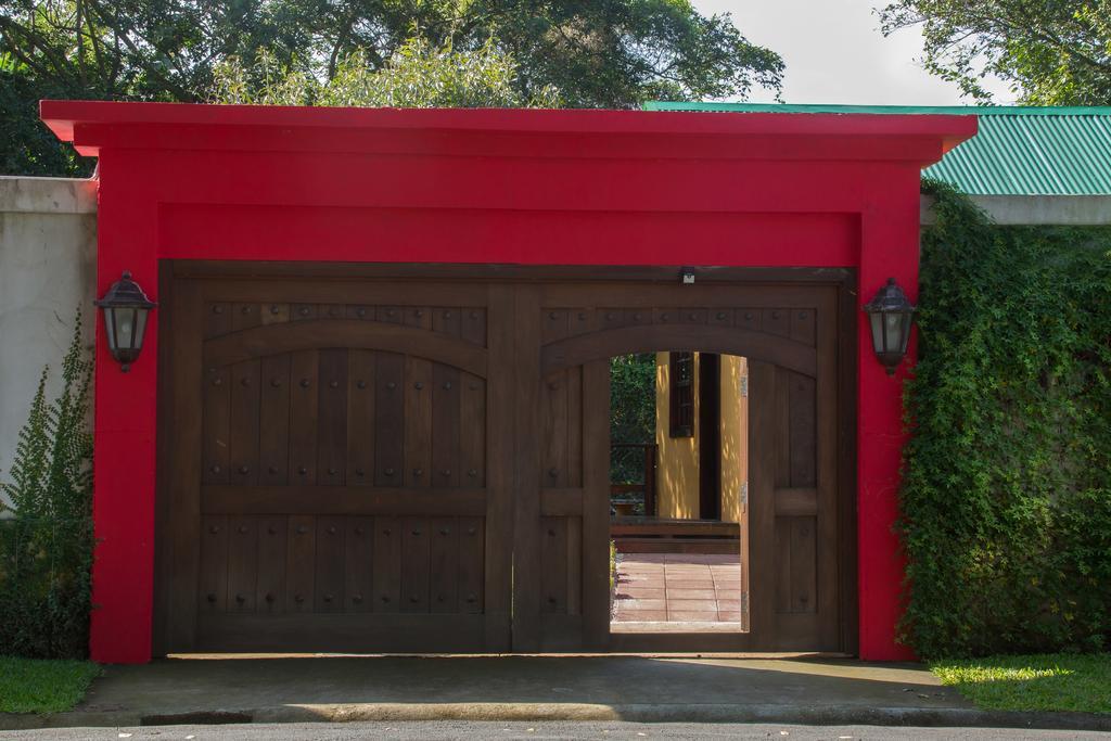 Airport Rio Segundo Studio Bed & Breakfast Alajuela Luaran gambar